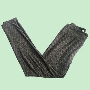 MOVING SALE 🐾💕NWOT Green / Black OS LuLaRoe Leggings